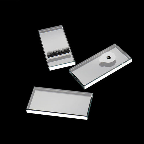 Achieve flawless lash application with this precision eyelash mirror.