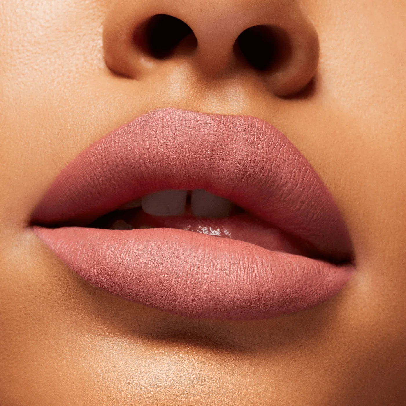 M·A·C LOCKED KISS INK™ 24HR LIPCOLOUR.