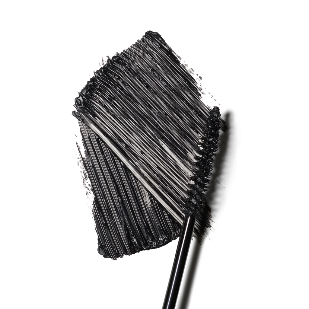 M.A.C EXTENDED PLAY GIGABLACK LASH MASCARA.